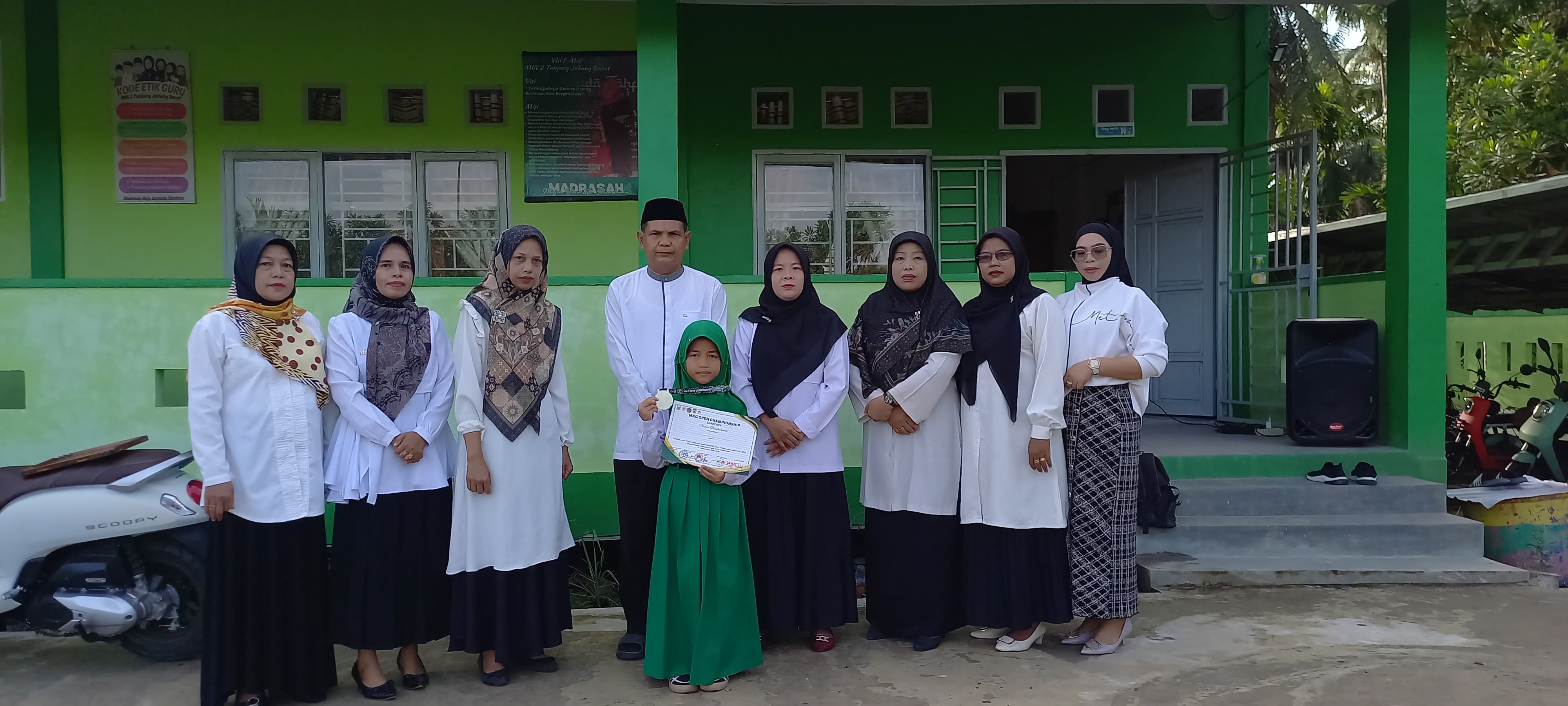 RAISSA ATLET KARATE CILIK DARI MIN 2 TANJUNG JABUNG BARAT