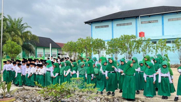 Siswa MIN 2 Tanjung Jabung Barat Semangat Belajar di Ramadan