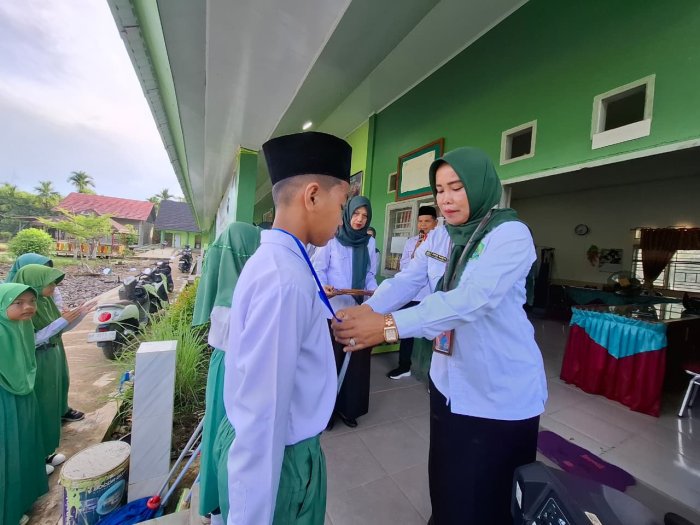 Kepala MIN 2 Tanjung Jabung Barat Resmi Buka Ujian Akhir Madrasah Kelas VI