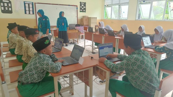 MIN 2 Tanjung Jabung Barat Gelar ANBK 2025