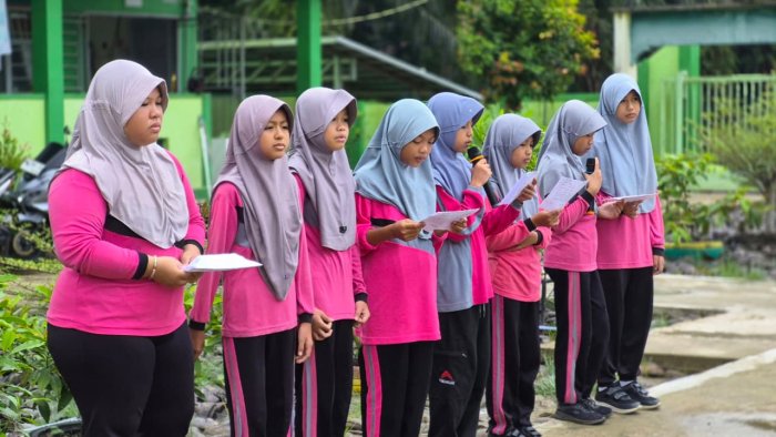 Siswa MIN 2 Tanjung Jabung Barat Tetap Semangat Bersholawat Siswa MIN 2 Tanjung Jabung Barat Tetap Semangat Bersholawat