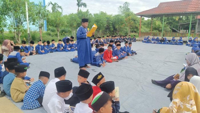 Siswa MIN 2 Tanjung Jabung Barat Rutin Baca Yasin Setiap Jumat