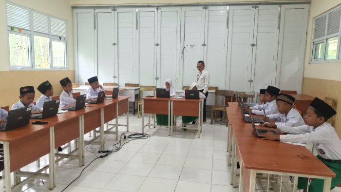 MIN 2 Tanjung Jabung Barat Dukung ANBK Dua Madrasah