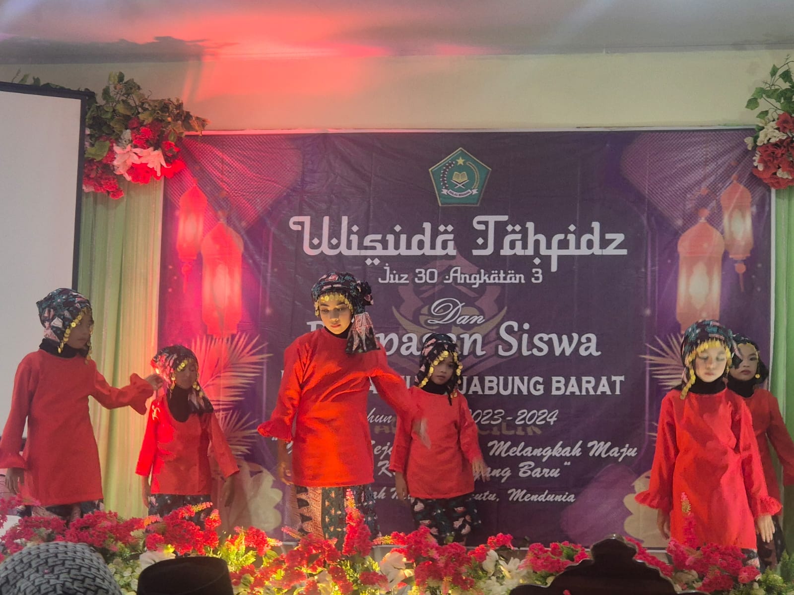 TARI KREASI SISWI MIN 2 TANJUNG JABUNG BARAT